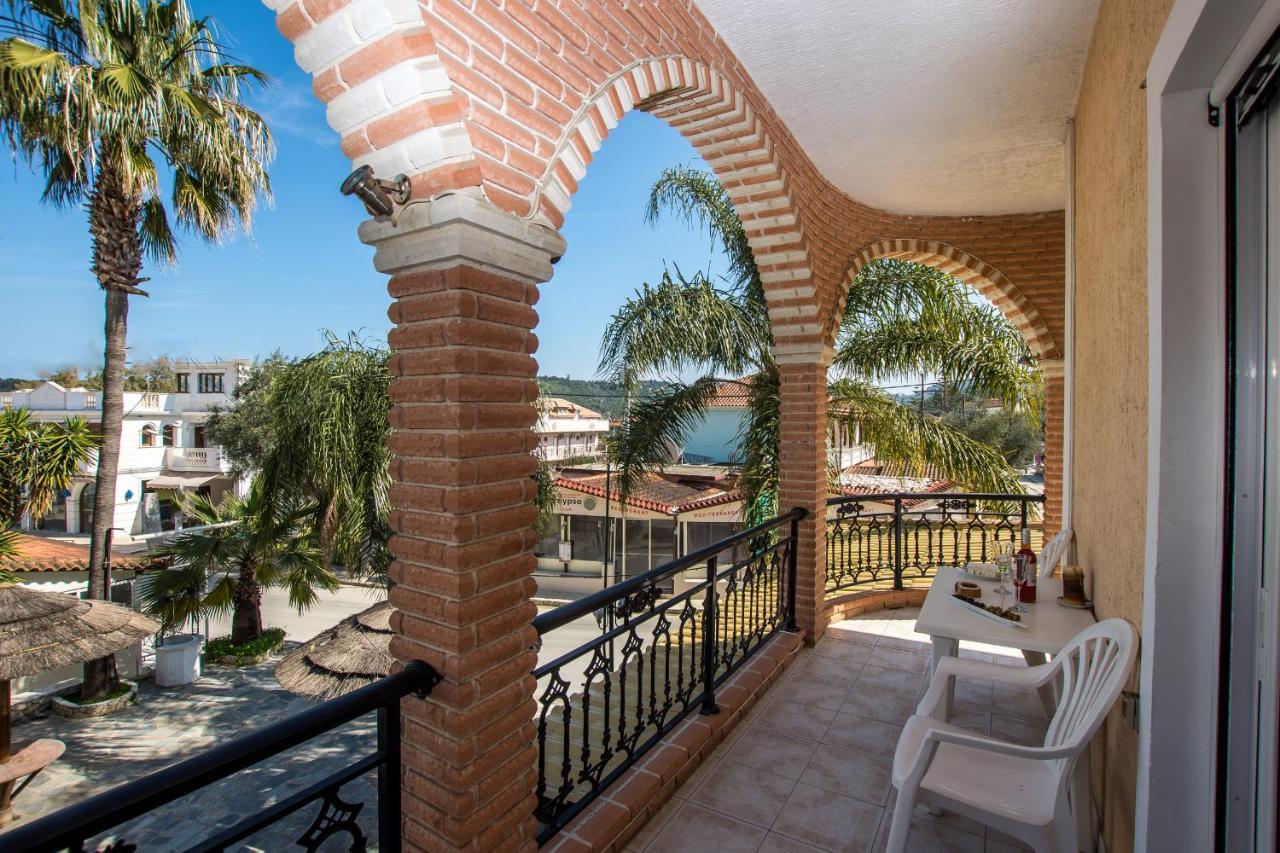 Paradise Bar Apartments Plános Extérieur photo